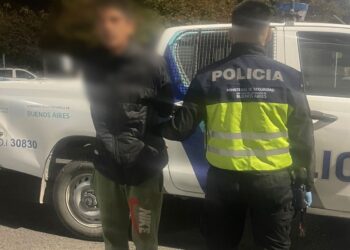 Mismo imputado, dos hechos: detenido por disturbios y allanado por hurto en Quequén