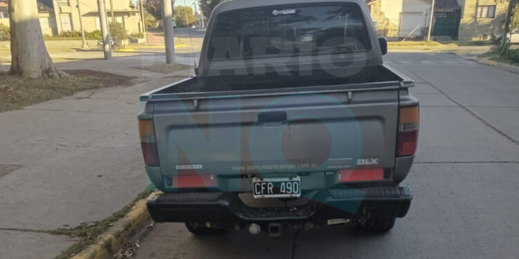 Conductor dormido dentro de su camioneta y con alcoholemia positiva