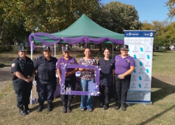 Actividad en la plaza para visibilizar el Día Internacional de la Mujer