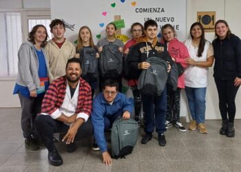 Puerto Ciudad Inclusiva: entregó 40 mochilas escolares a la Escuela Especial Nº 503
