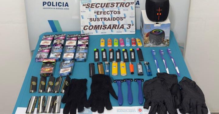 Desbaratan banda que robaba kioscos y remiseros en Necochea: dos detenidos y un menor implicado