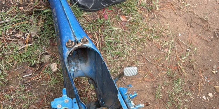Hallaron una moto robada abandonada en la vía pública