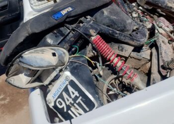 Intentaron interceptarlo, tiró la moto robada y escapó corriendo en Quequén