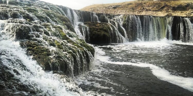 Operativo de búsqueda en la Cascada Cifuentes por la desaparición de un visitante