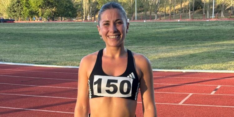 Verina Vezzi brilló en Tandil y ganó los 3000 metros con récord personal