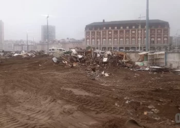 Así quedó la Rambla tras el desalojo de la feria conocida como “La Saladita”