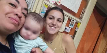 Heroína sin capa: una sargento salvó a un bebé que se asfixiaba y asistió a su madre en plena convulsión