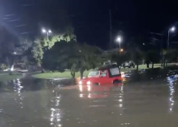 Videos: la tormenta dejó calles completamente anegadas en Necochea
