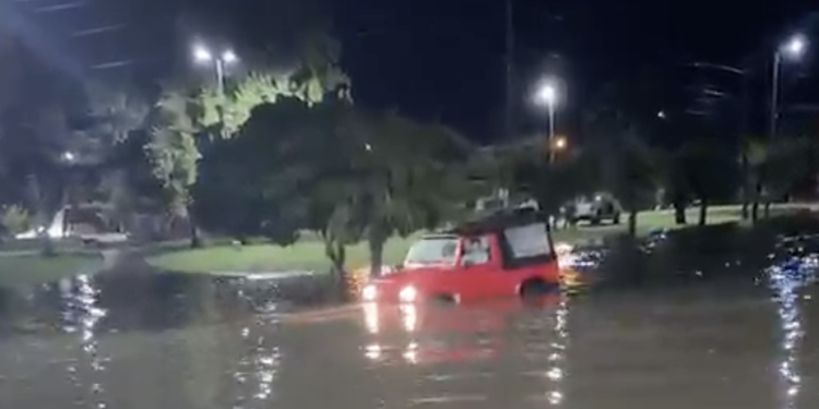 Videos: la tormenta dejó calles completamente anegadas en Necochea