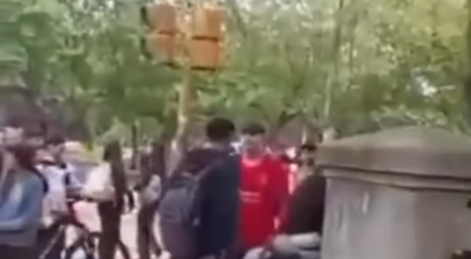 Crece la preocupación por peleas entre alumnos en medio de una alerta nacional