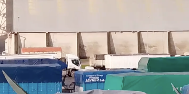 Tras el acuerdo, el puerto retomó su ritmo y los transportistas vuelven a trabajar