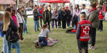 Taller gratuito de RCP y uso de DEA en el Teatro Municipal