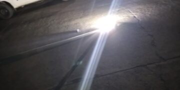 Se cayó una columna de alumbrado en Avenida 2 y Pinolandia