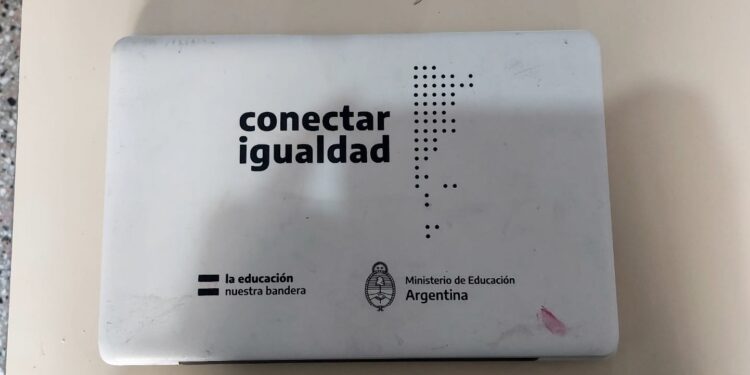 Insólito robo: se llevaron una bicicleta y dejaron una notebook de Conectar Igualdad