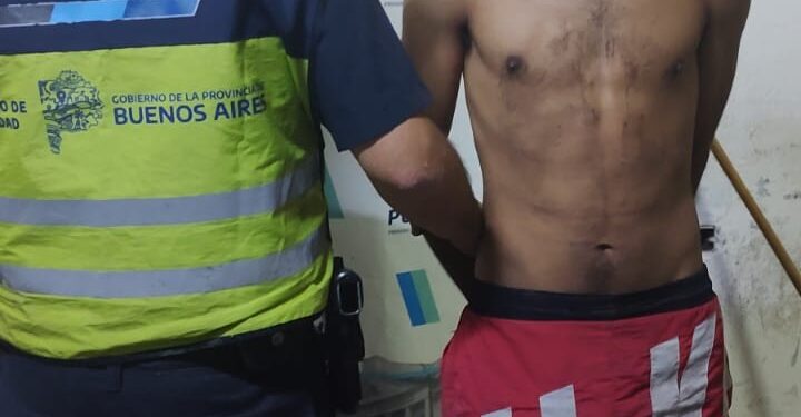 Operativo policial: un prófugo intentó escapar, fue detenido y atacaron a piedrazos a la Policía