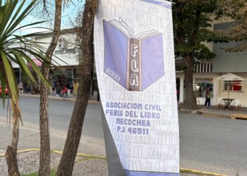Se realizó la suelta de libros en Necochea
