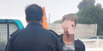 Agredieron a policías durante un operativo en Quequén y fueron detenidos