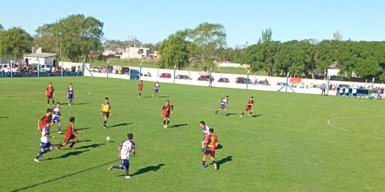 El naranja se trepó a la cima en la fecha 4