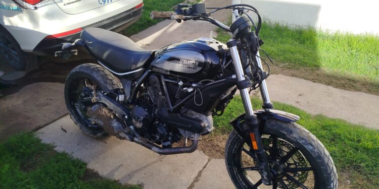 Hallan moto de alta gama con pedido de secuestro activo