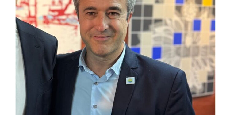 Barrena planteó desdoblar elecciones y advirtió por el impacto de la crisis en los municipios