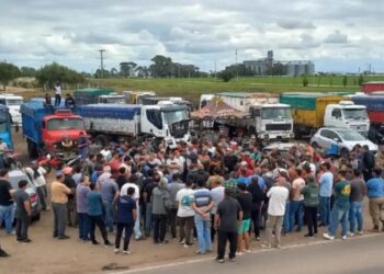 Reunión clave para destrabar el conflicto del transporte: “No le sirve a nadie estar parados”