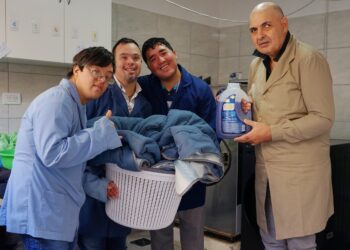 Senderos de Luz ofrece servicio de lavado de acolchados y frazadas ante la llegada del frío