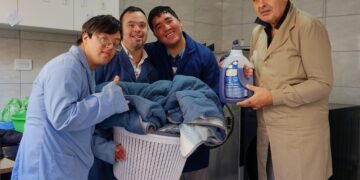 Senderos de Luz ofrece servicio de lavado de acolchados y frazadas ante la llegada del frío