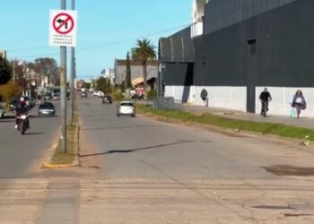 “Primero hay que concientizar”: preocupación y debate por la prohibición de girar a la izquierda en avenidas
