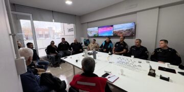 Reunión en el COM: coordinan las distintas áreas para sobrellevar el operativo por el temporal