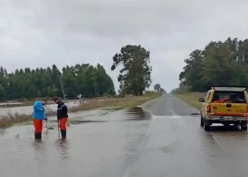 Habilitaron parcialmente el tránsito en la Ruta 228 tras revisar las alcantarillas