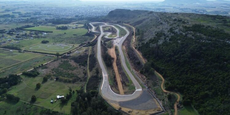 Balcarce vuelve al automovilismo nacional: las TC Pick Up correrán en el autódromo Fangio