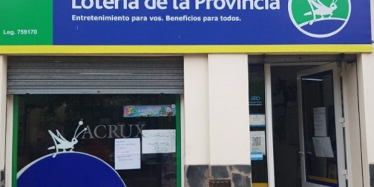 La crisis también se refleja en las agencias de lotería: crecen las apuestas con la ilusión de “salvar el mes”
