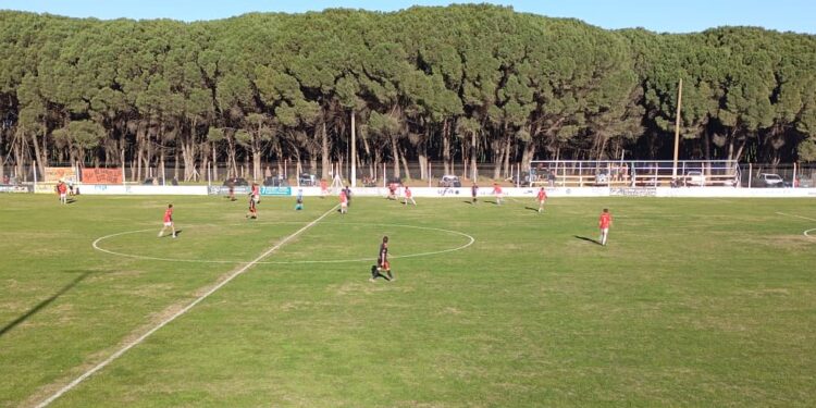 Villa Díaz Vélez sigue firme y Rivadavia logró su primer triunfo