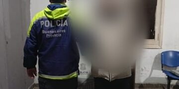 Insistía con la venta de banderines en la vía pública y fue infraccionado