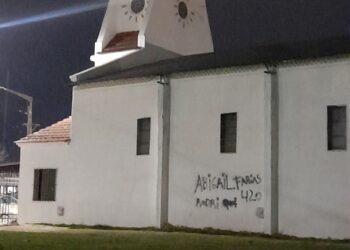 Vandalizaron la capilla San Cayetano a pocos días de haber sido pintada