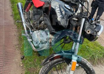 Accidente de tránsito en 75 y 70: secuestraron una moto por falta de seguro