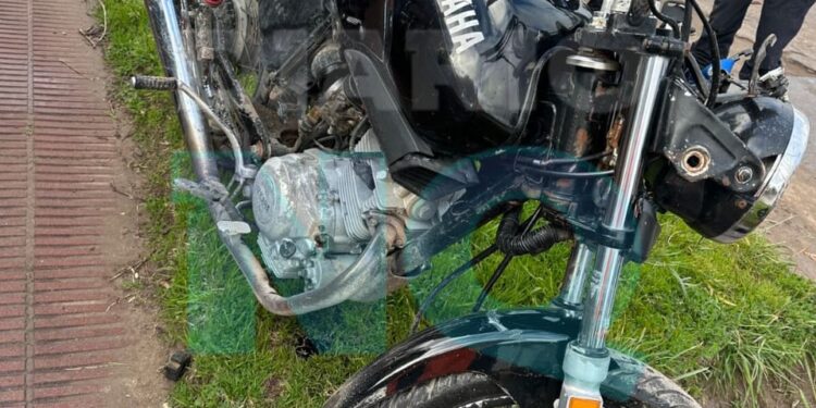 Accidente de tránsito en 75 y 70: secuestraron una moto por falta de seguro