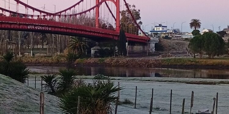 Fuerte helada en el arranque del martes: se espera una jornada fría pero estable