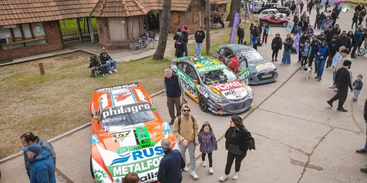 Necochea vivió una multitudinaria jornada con el éxito del 3° Car Show