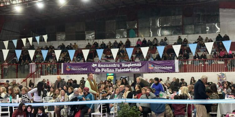 Se celebró el Día de la Independencia con un nuevo Encuentro Regional de Peñas Folclóricas
