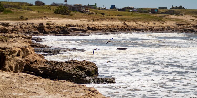 El Balneario Los Ángeles incorporó un parque solar híbrido para abastecer de energía a los vecinos