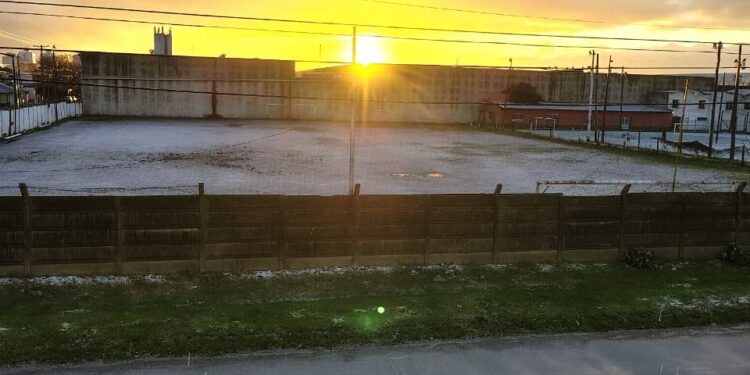 Así amaneció el partido de Necochea tras la nevada que dejó la ola polar