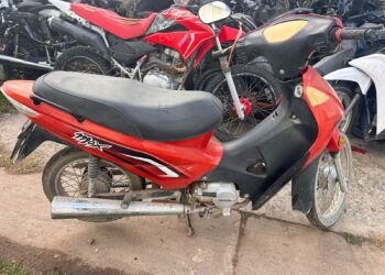 Intentaron escapar con una moto robada: uno fue detenido y el otro logró huir