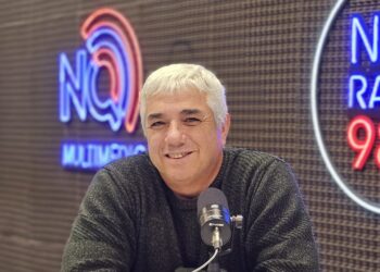 Leo Gaitán vuelve al Perito Moreno para competir en la Copa del Mundo de natación en aguas frías