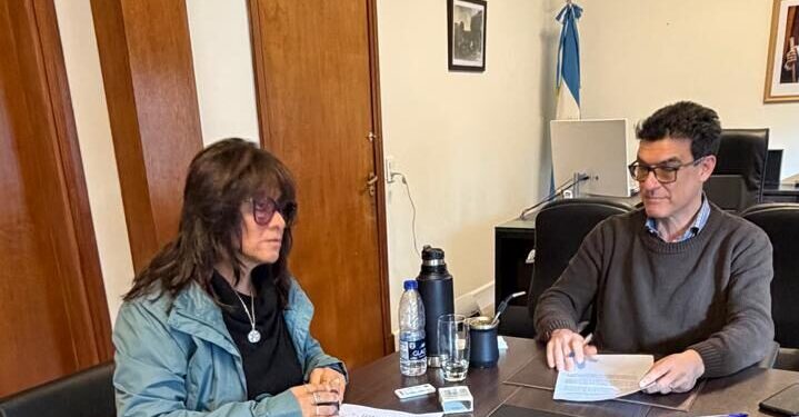 Puerto Quequén firmó un convenio para impulsar un programa de educación ambiental y divulgación portuaria junto a “Amigos del Lago de los Cisnes”