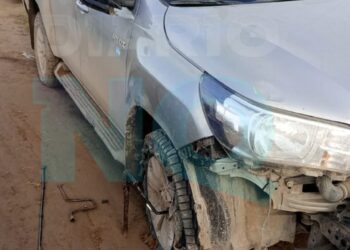 Chocó contra una columna, escapó hacia Quequén y terminó con la camioneta secuestrada