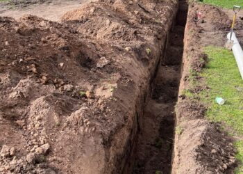 Amplían la red cloacal en Quequén y realizan tareas de mantenimiento de desagües en Necochea