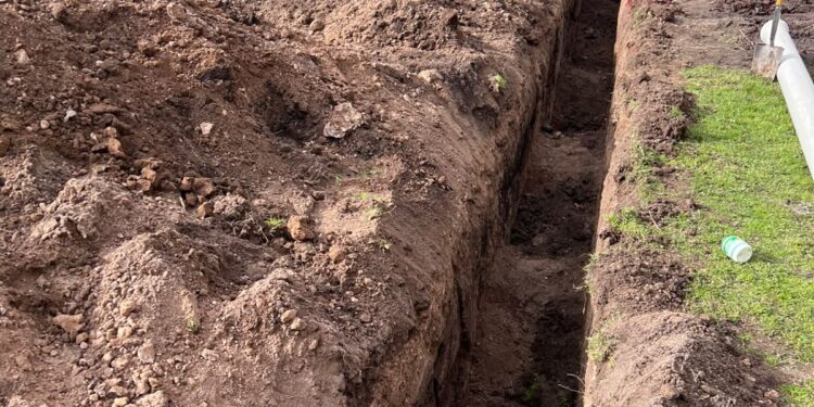 Amplían la red cloacal en Quequén y realizan tareas de mantenimiento de desagües en Necochea