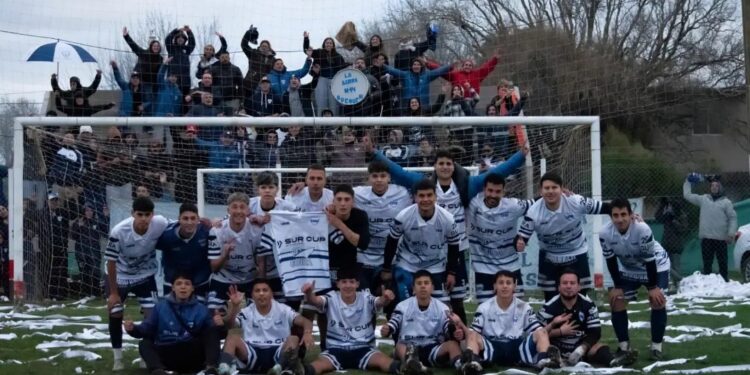 Ministerio de Quequén hizo historia y se clasificó a la final del Torneo Pre Federal tras eliminar por penales a Ferroviarios de Balcarce.