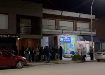 Más de 200 personas hicieron fila por dos puestos de trabajo: “Nunca vi algo así en 38 años”